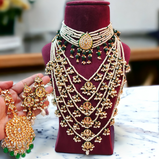 Amolika satlada necklace set with matching earrings in classic style