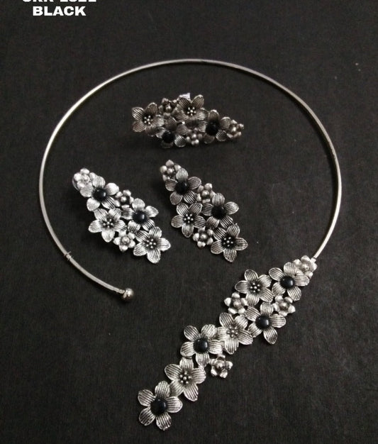 Sara Tribal Hasli Choker Combo