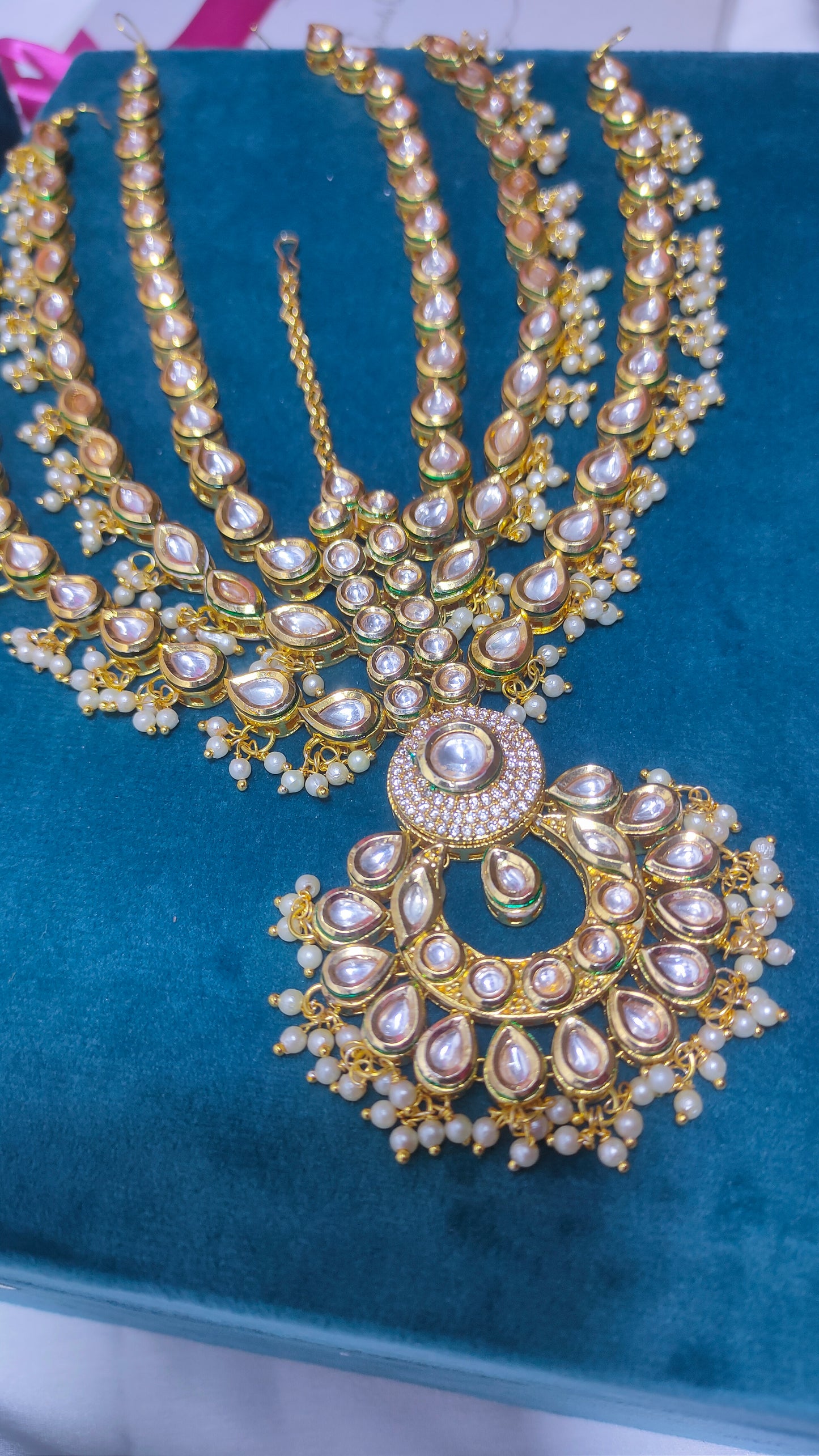 rajwadi layered kundan matha patti top view