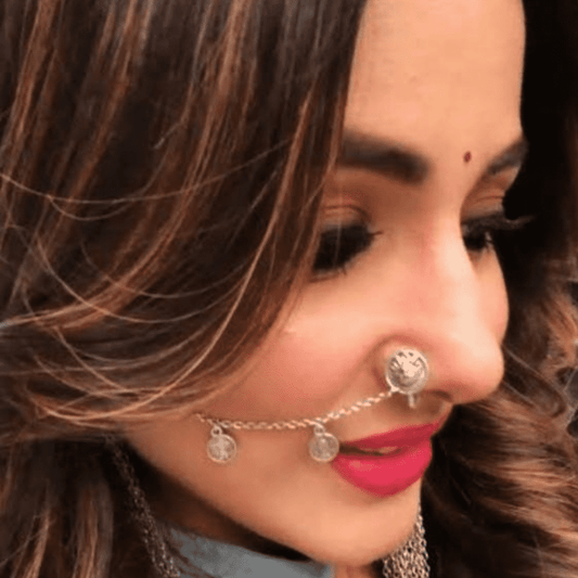 celebrity style heena oxidised nose pin