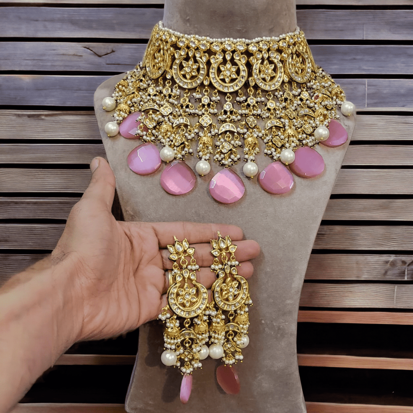 Sunanda Kundan Necklace Set