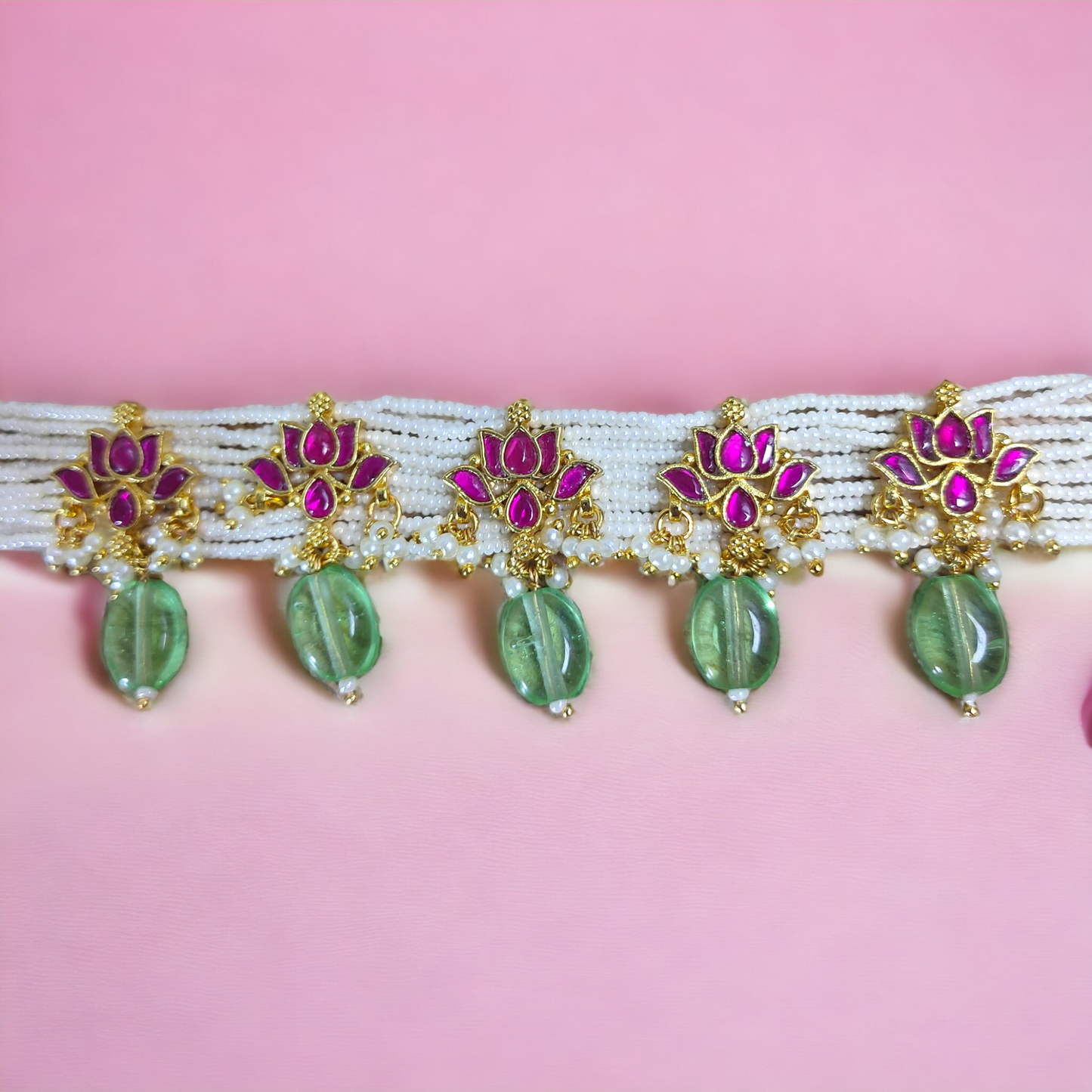 Lotus Minimal Pearl Choker Set