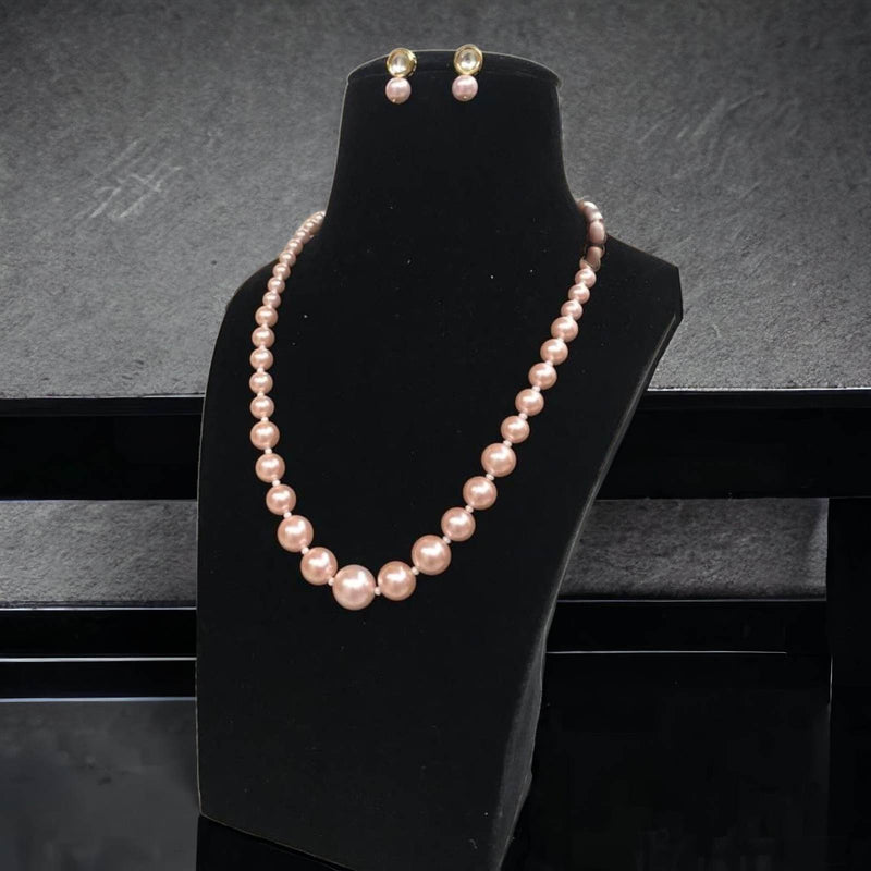 Aisha pearl necklace in peach color