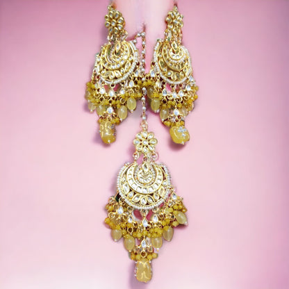 Zeenat kundan Teeka and Earrings combo in yellow color