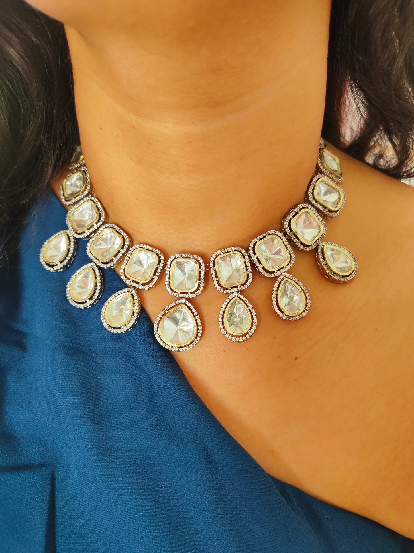 Loera Uncut Necklace With Earrings Set