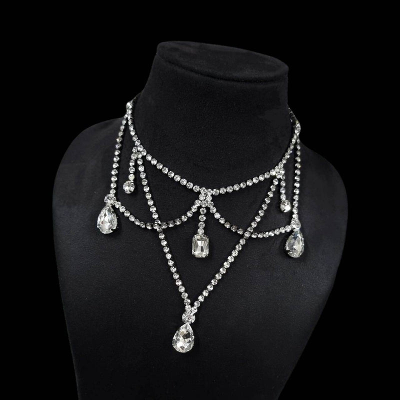 kanika necklace in silver color